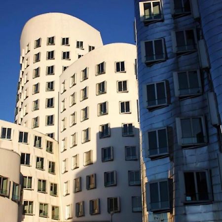 Medienhafen Apartment Direkt Am Zentrum Düsseldorf Exterior foto